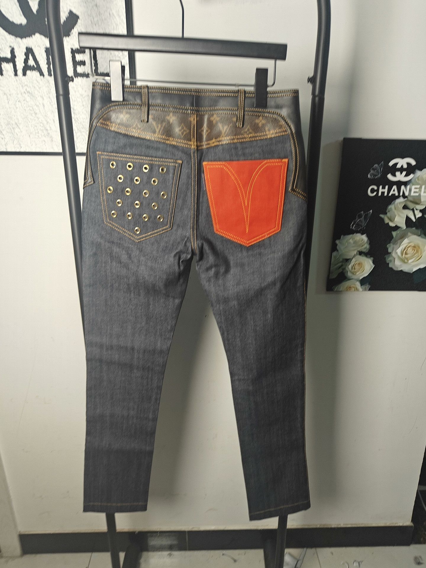 Louis Vuitton Louis Vuitton Patchwork White Casual Pants 30 Men Size US 30 / EU 46 - 1 Thumbnail