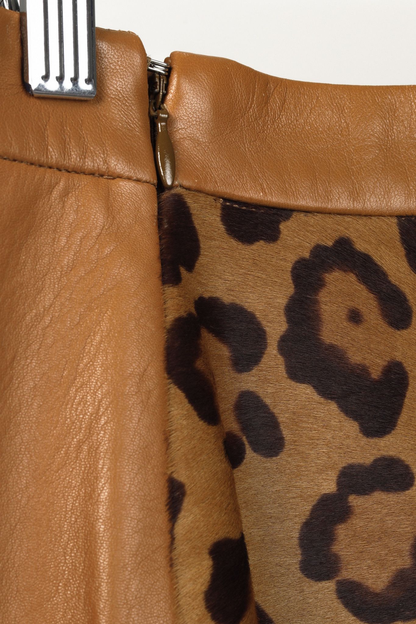 Valentino Valentino Calf Hair Leopard Print Leather Skirt Size 28" / US 6 / IT 42 - 7 Thumbnail