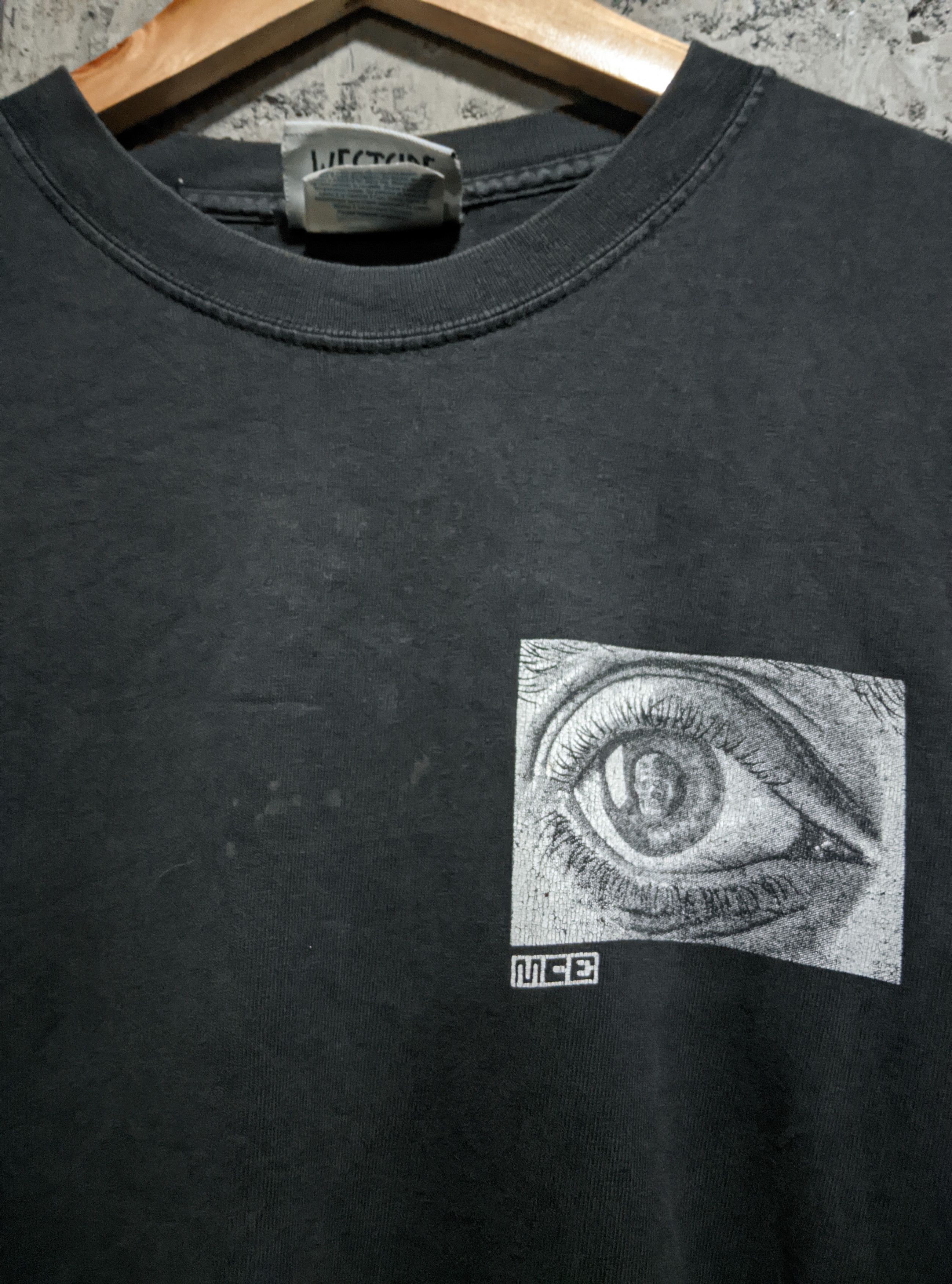 Vintage Vintage 90s mc escher eye art t shirt Size US S / EU 44-46 / 1 - 3 Thumbnail
