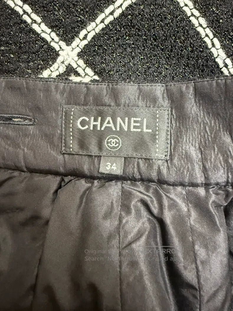 Chanel Chanel Black and white plaid tweed skirt Size 42" / US 20 - 4 Thumbnail