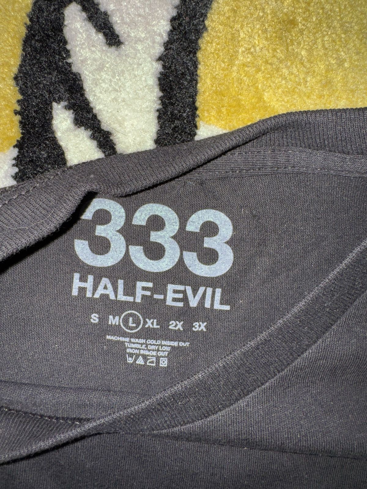 Half Evil HALF EVIL GUITAR HERO TRIBUTE TEE // SZ LG Size US L / EU 52-54 / 3 - 2 Thumbnail