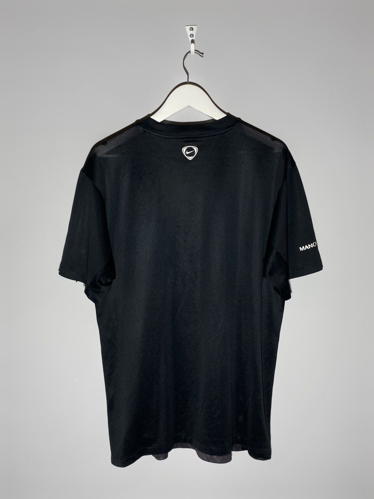 Nike 🔥 NIKE MANCHESTER UNITED AIG FOOTBALL SHIRT SOCCER JERSEY Size US XL / EU 56 / 4 - 2 Thumbnail