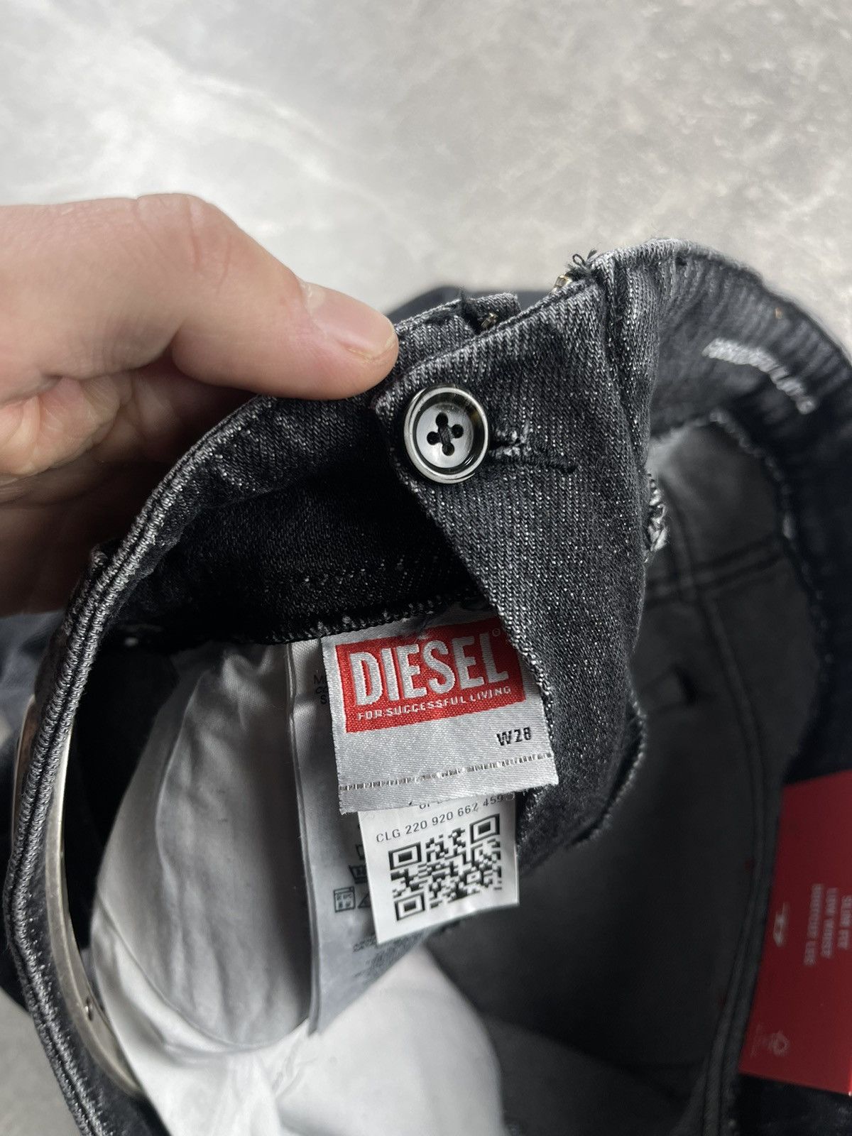 Diesel Diesel Industry Dark Bootcut Jeans Metal Logo Belt Buckle Size 28" / US 6 / IT 42 - 14 Thumbnail