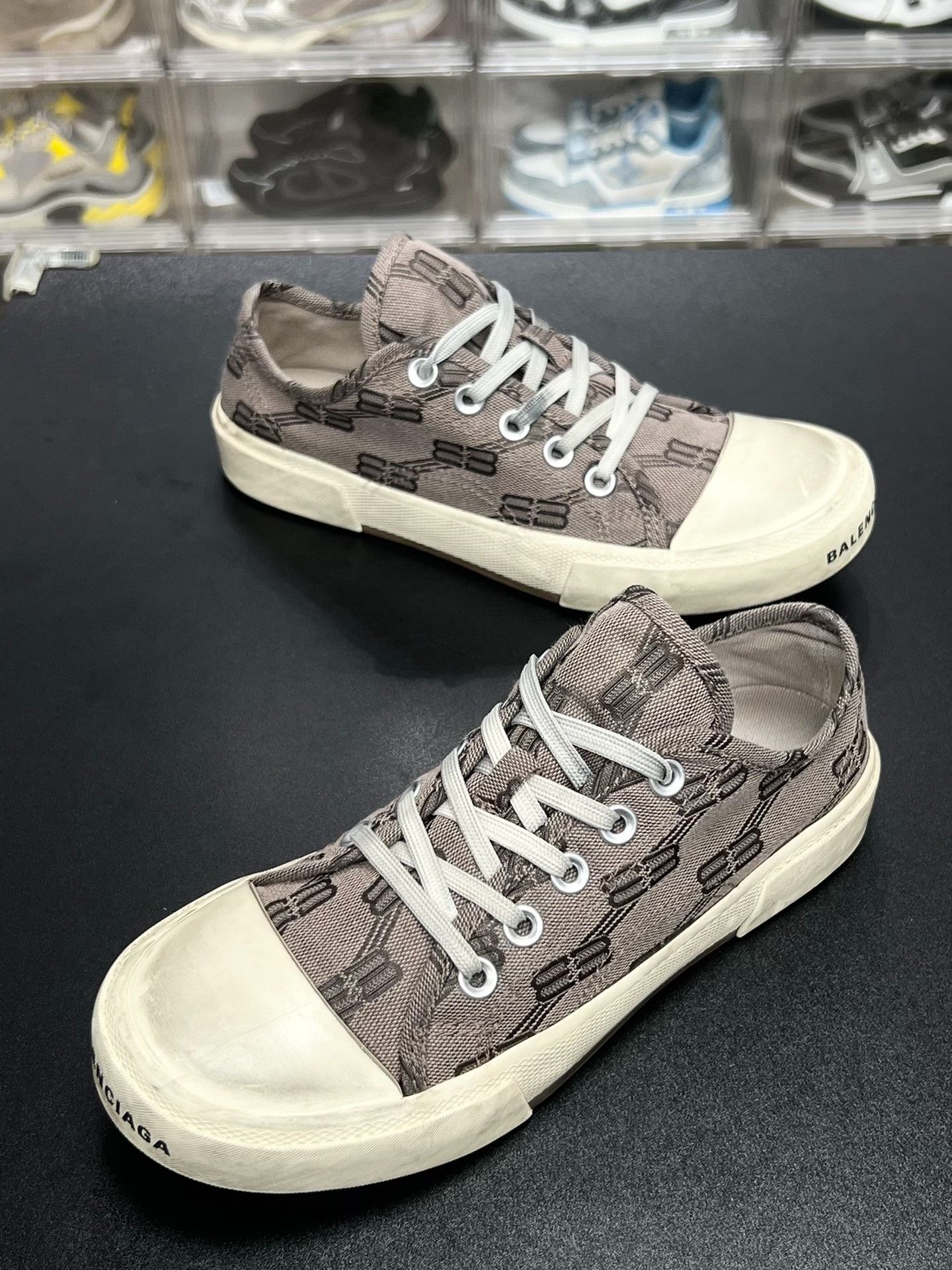 Balenciaga Balenciaga Lowtop Sneakers us_8 Women Size US 8 / IT 38 - 1 Thumbnail