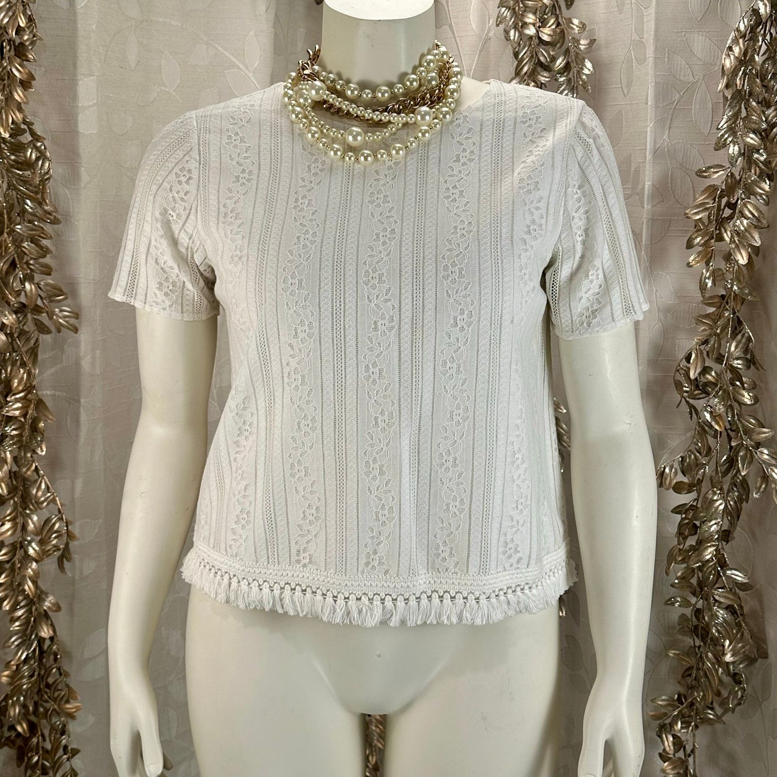 Michael Kors Michael Kors White Lace M Fringe Hem Short Sleeve Top Size M / US 6-8 / IT 42-44 - 2 Thumbnail