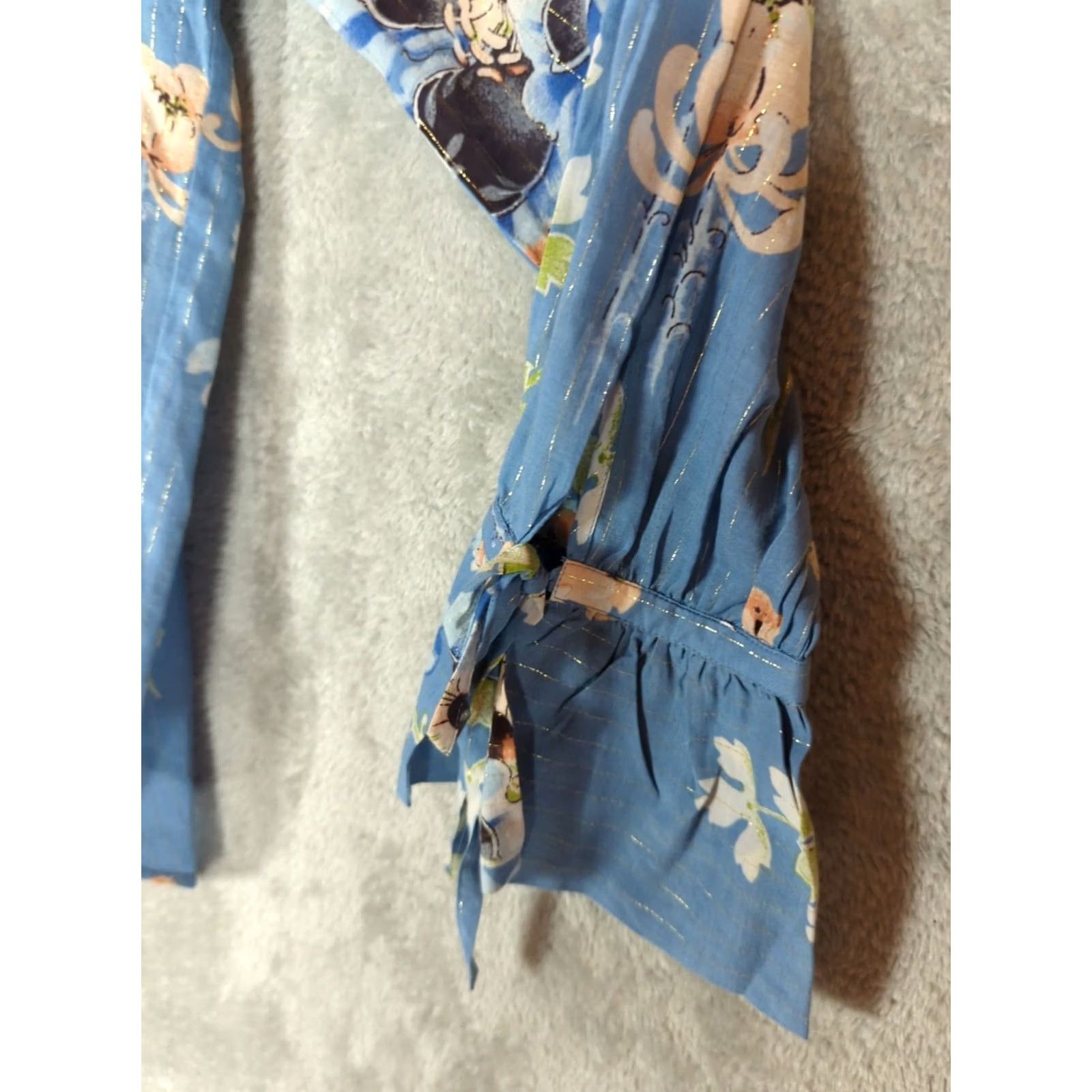 Loft VINTAGE Loft Blue Shimmer Floral blossom Blouse Tie Cuff Bell Sleeve Button Front Top M Size M / US 6-8 / IT 42-44 - 3 Thumbnail