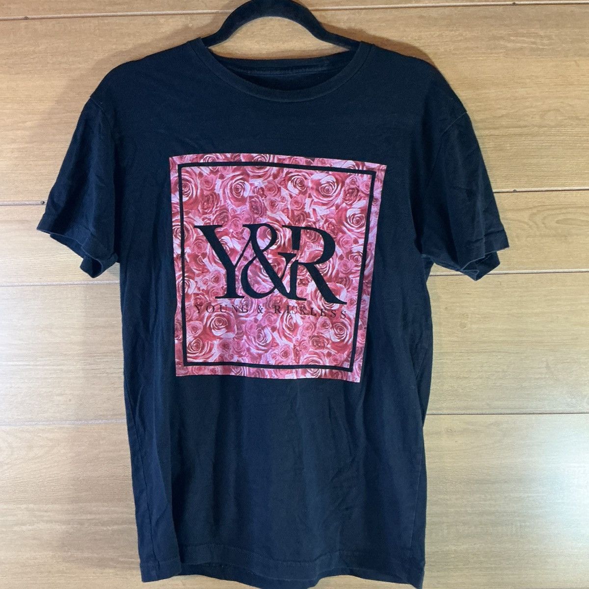 Young And Reckless Young & Reckless Men’s Small Black Tee with Red Rose Graphic Size US S / EU 44-46 / 1 - 1 Thumbnail