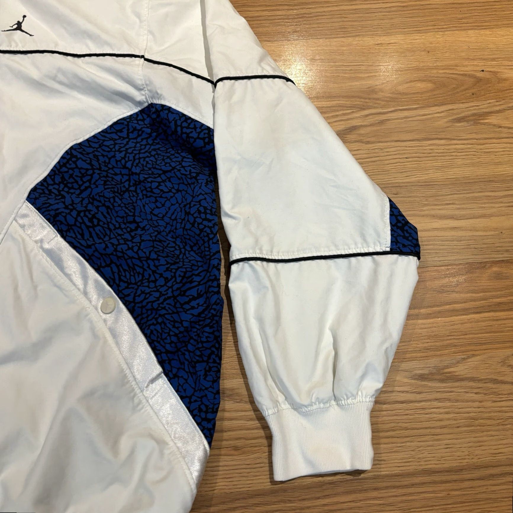 Nike Nike Air Jordan White Cement 3 Windbreaker Jacket Full Zip Blue Leopard Mens XL Size US XL / EU 56 / 4 - 5 Thumbnail