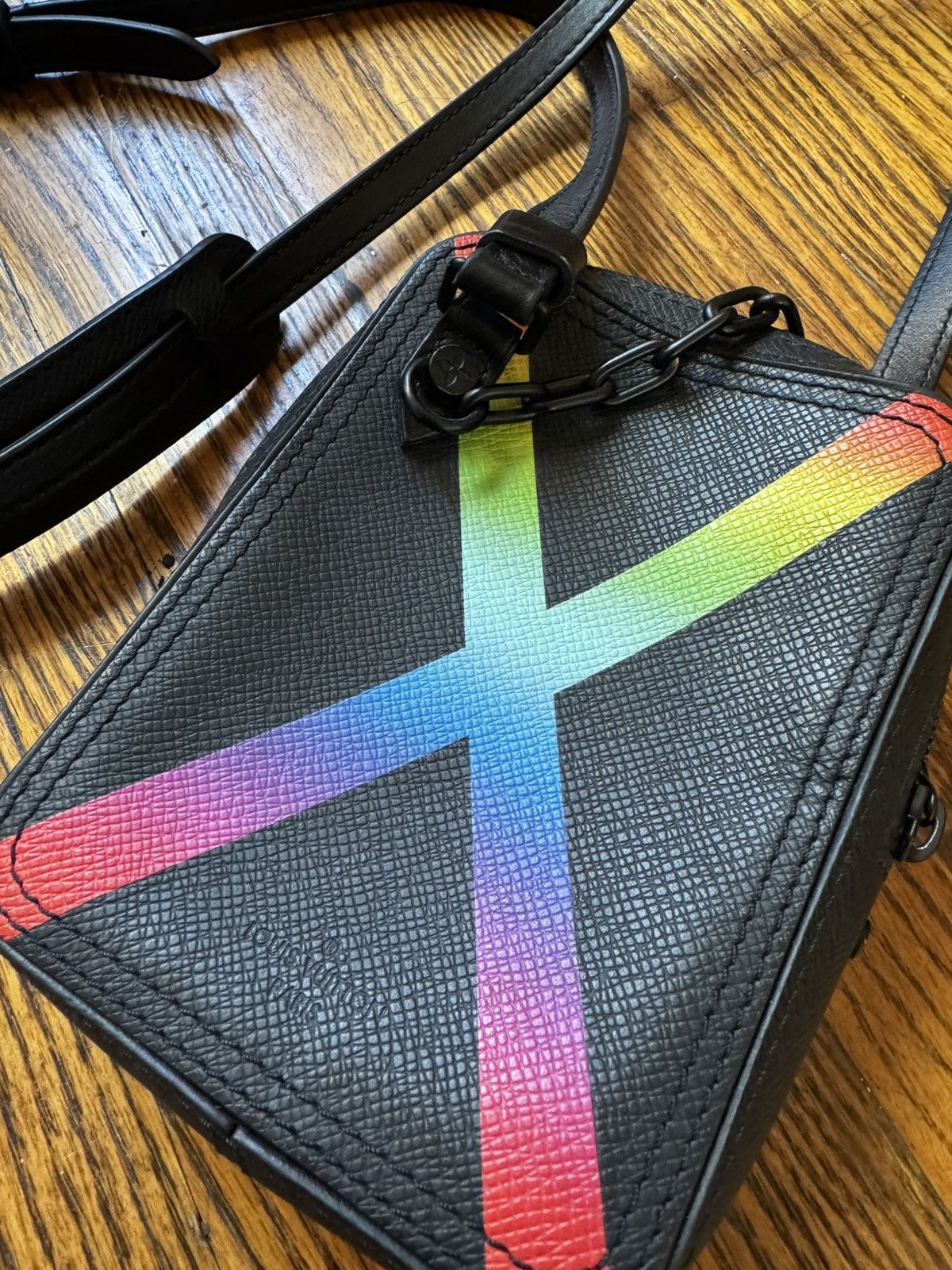 Louis Vuitton Louis Vuittion Messenger Bag Rainbow Taiga Leather Size ONE SIZE - 3 Thumbnail