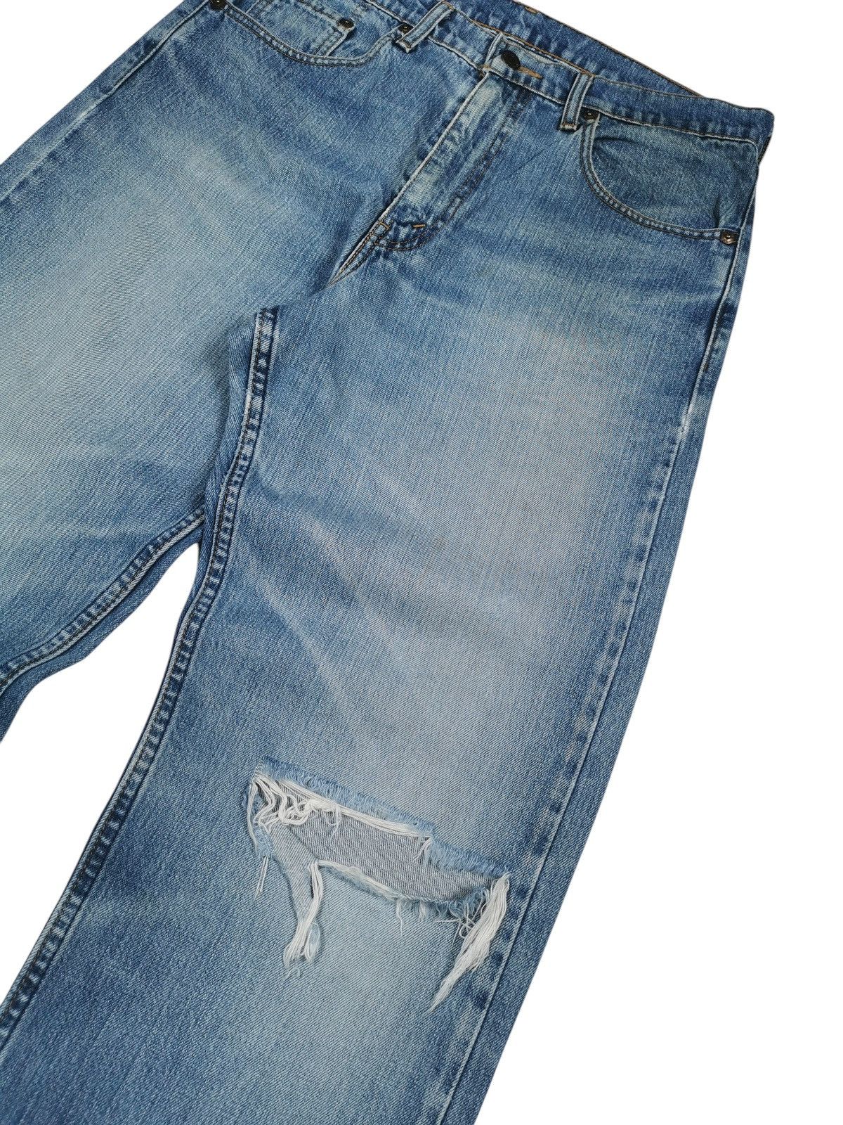 Levi's Vintage Levis 512-0217 Distressed Denim Jeans Size US 33 - 4 Thumbnail