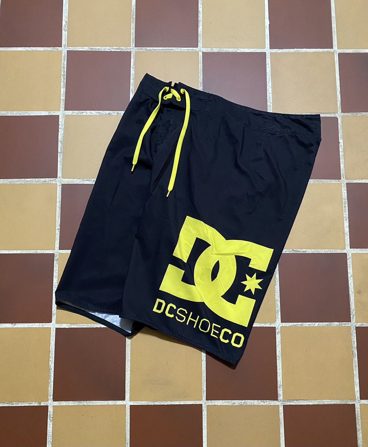 DC Vintage Y2K DC Shoes Shorts Skater Size US 34 / EU 50 - 2 Thumbnail