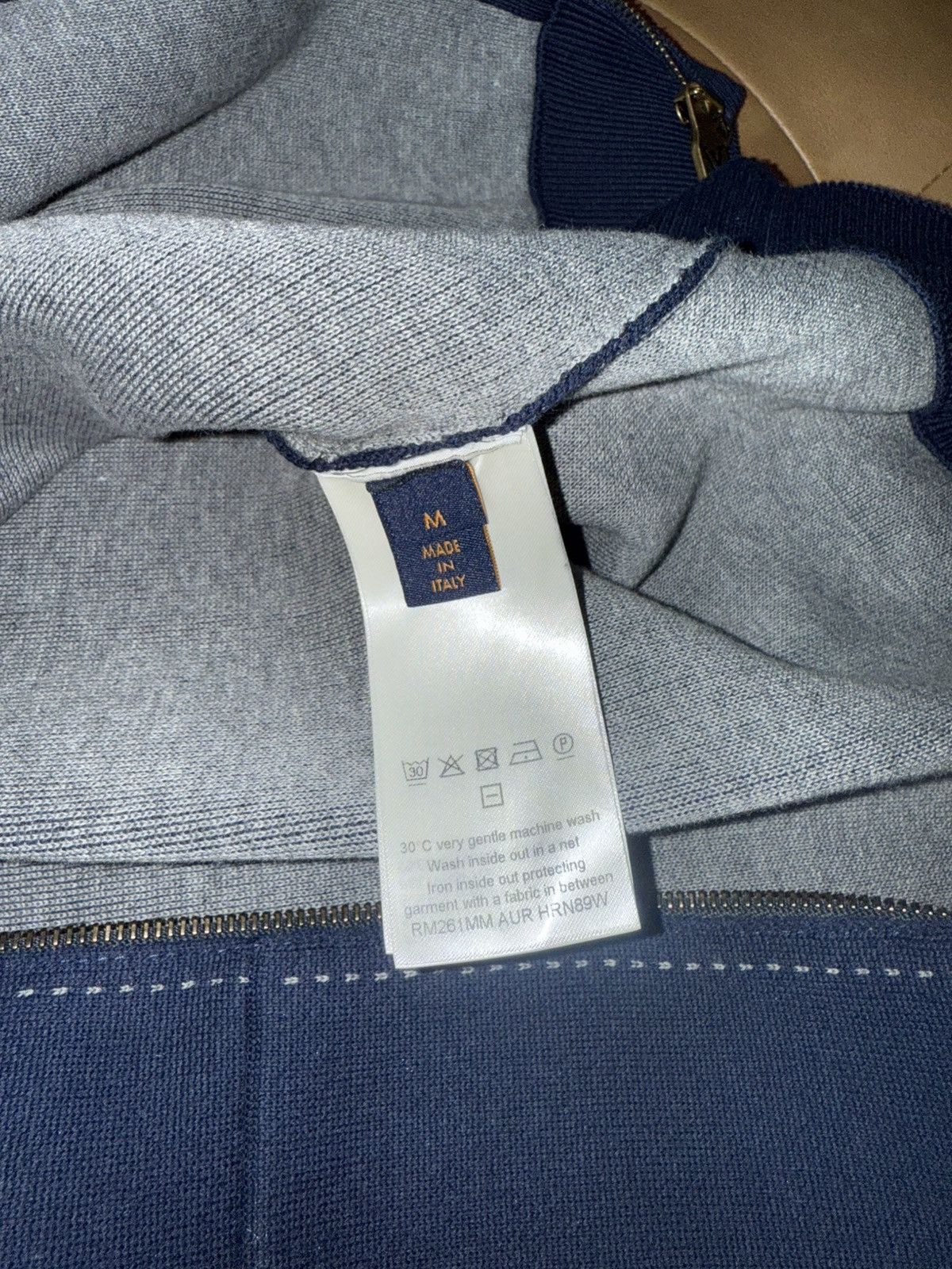 Louis Vuitton Louis vuitton logo zip up hoodie Size US M / EU 48-50 / 2 - 7 Thumbnail