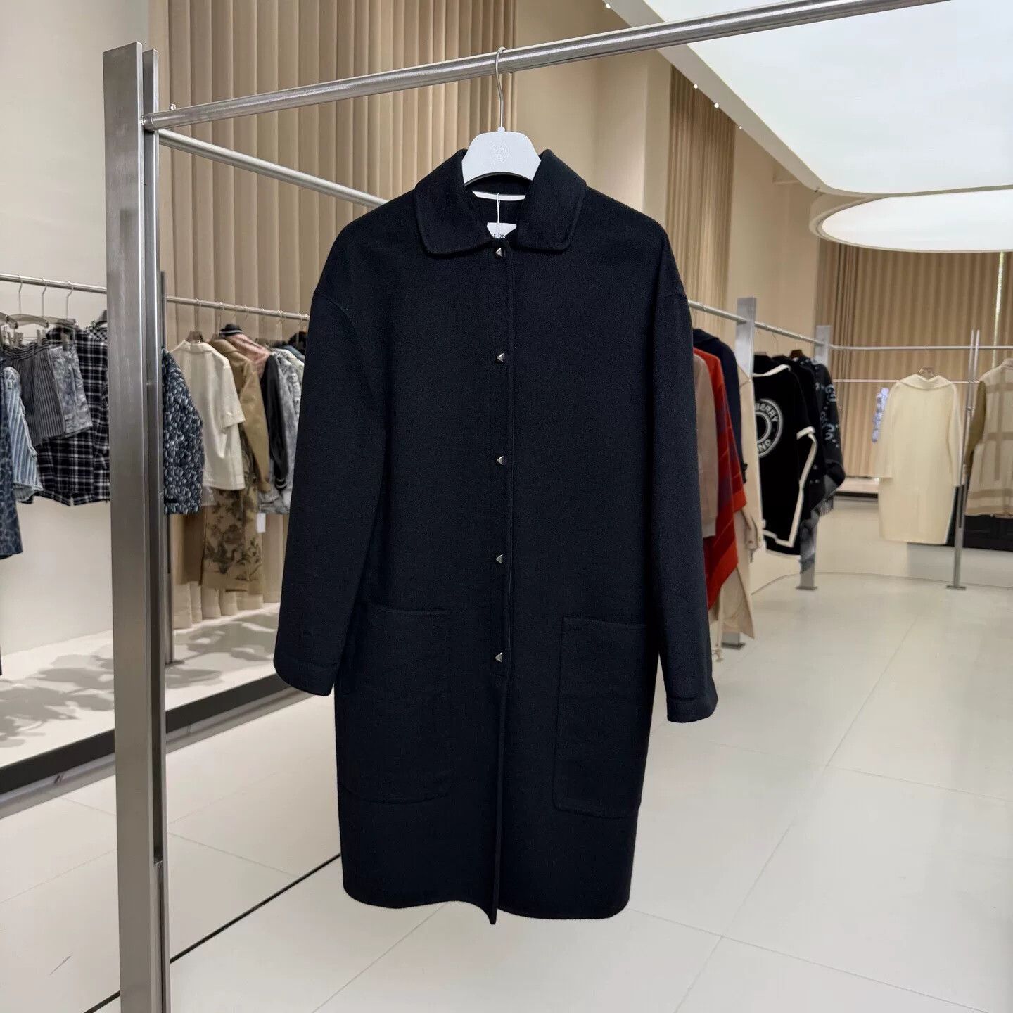 Hermes Hermes Black Cashmere Lapel Coat Size 34 Size US S / EU 44-46 / 1 - 1 Thumbnail