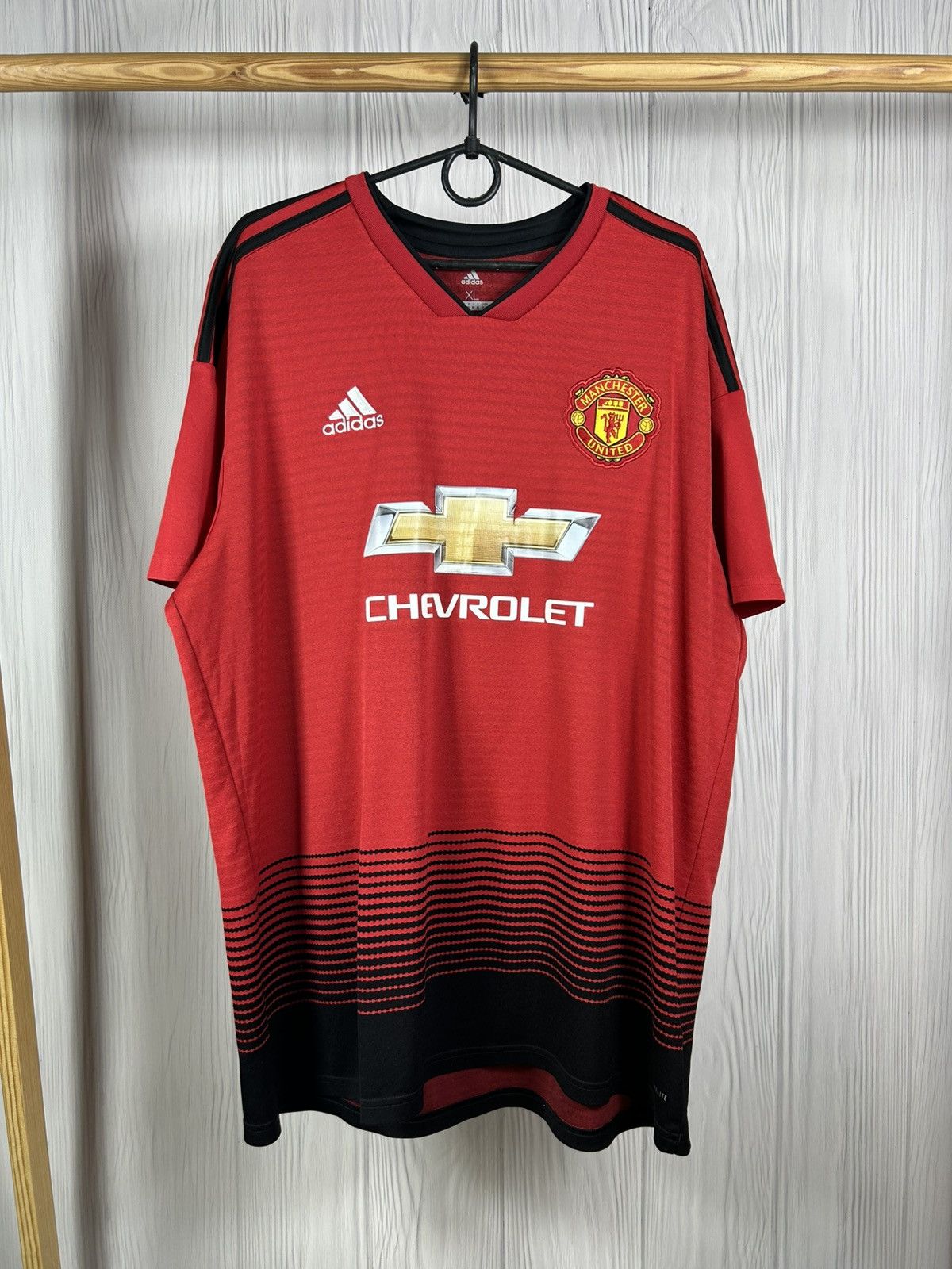 Adidas MANCHESTER UNITED 2018 2019 HOME SHIRT Adidas Size XL Size US XL / EU 56 / 4 - 1 Thumbnail