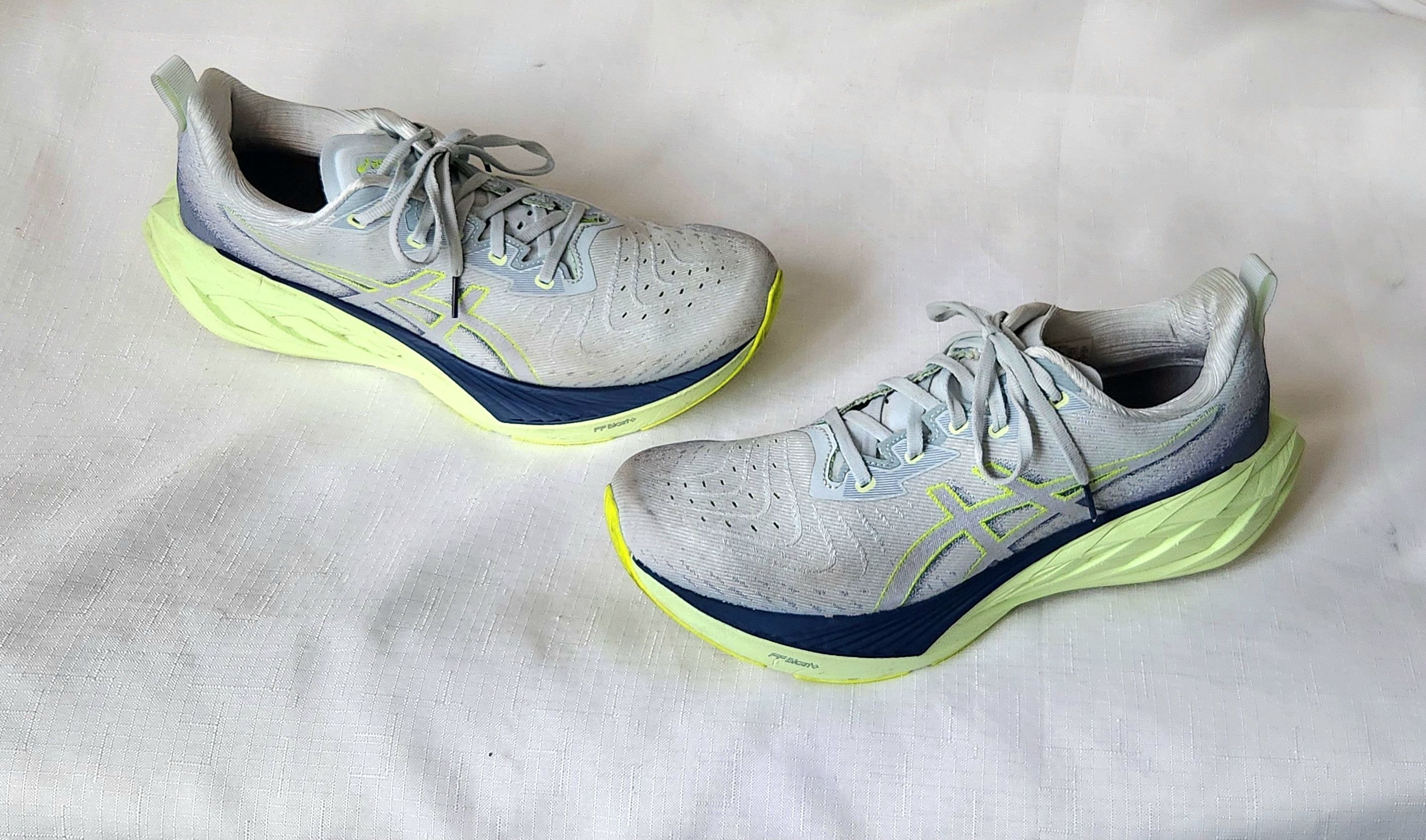 Asics ASICS Running Shoes NOVABLAST 4 1011B693-022 Cool Gray/Blue Size US 10.5 / EU 43-44 - 3 Thumbnail