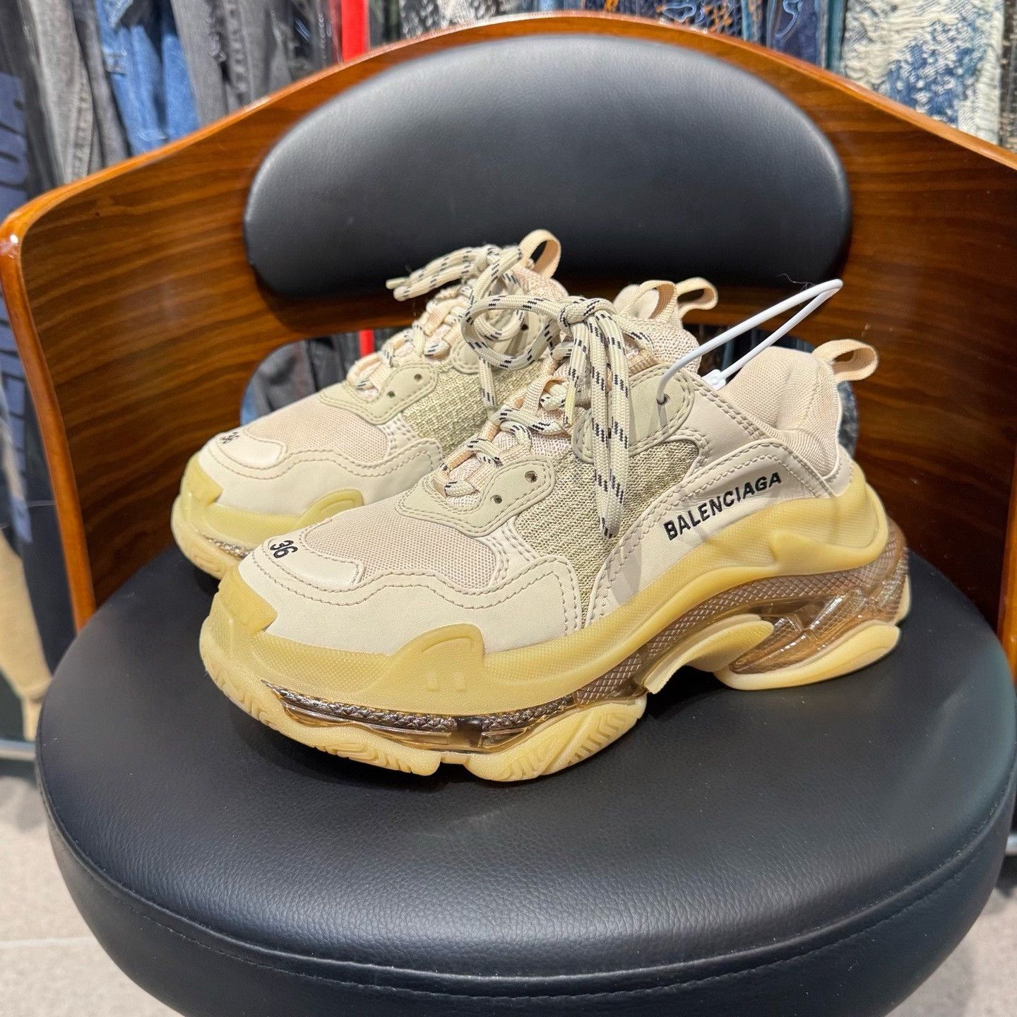 Balenciaga Balenciaga Lowtop Sneakers 36 Women Size US 6 / IT 36 - 1 Thumbnail