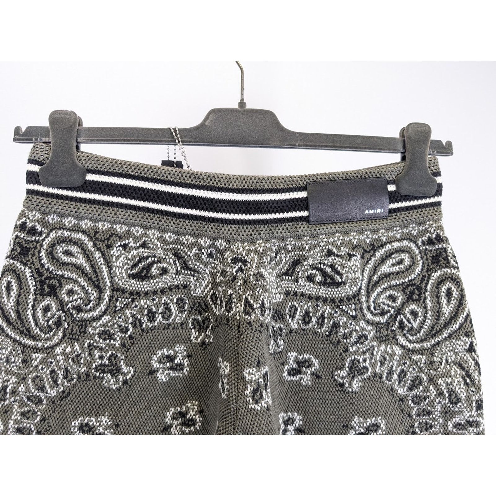 Amiri o1rshd1 Bandana Shorts in Green Size US 32 / EU 48 - 11 Thumbnail