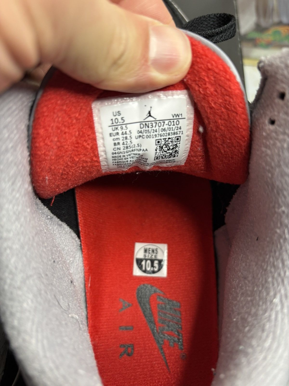 Jordan Brand Jordan 3 Retro Black Cement 2024 Size US 10.5 / EU 43-44 - 6 Thumbnail