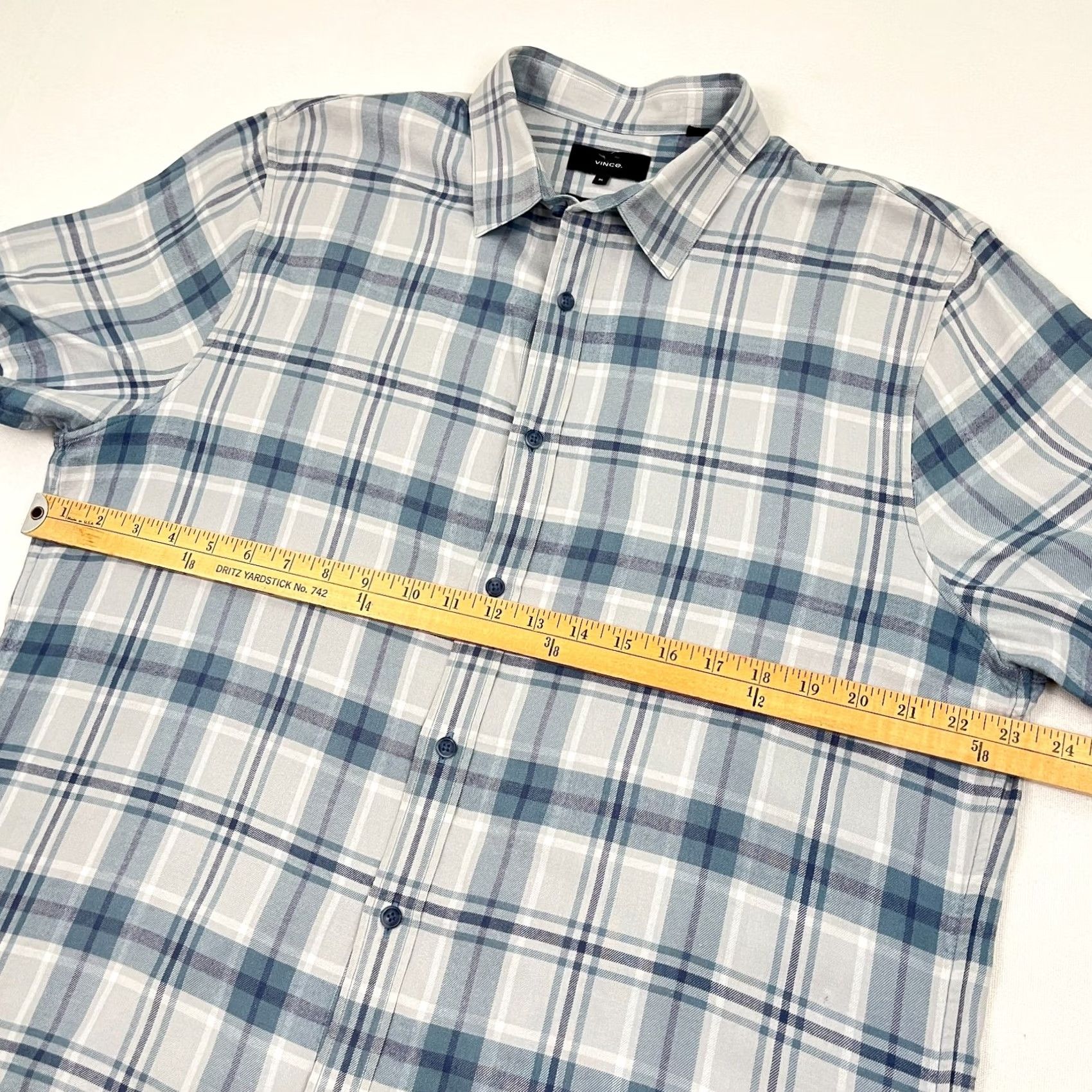 Vince Vince Shirt Mens XL Blue Gray Plaid Cotton Rayon Casual Button-Up Short Sleeve Size US XL / EU 56 / 4 - 5 Thumbnail