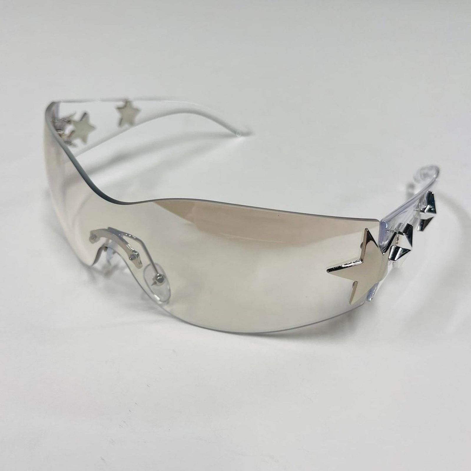 Vintage Y2k 2000s vintage style clear star sunglasses Size ONE SIZE - 1 Thumbnail