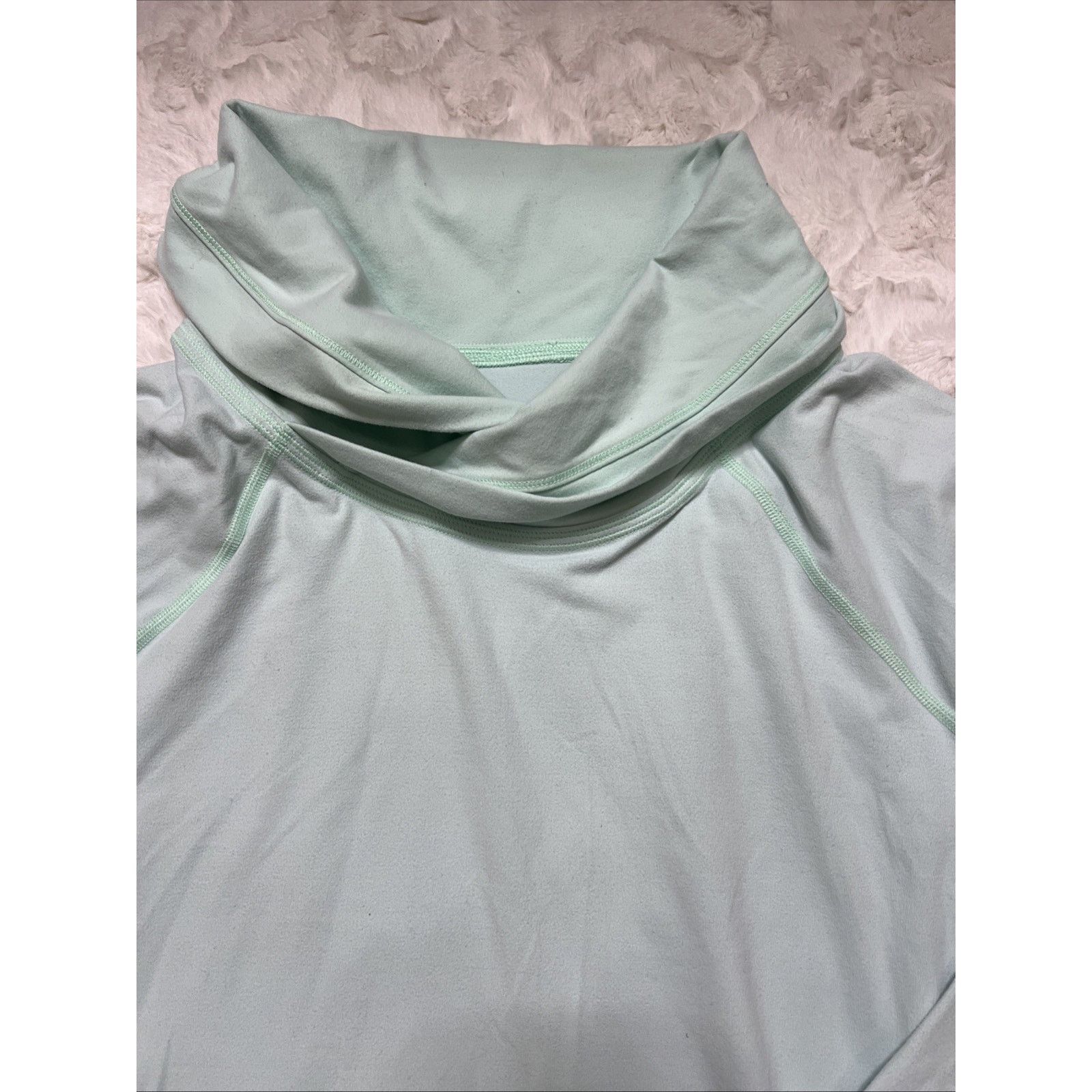 Lululemon Lululemon Women Light Green Soft Sweater Size Large Size L / US 10 / IT 46 - 2 Thumbnail