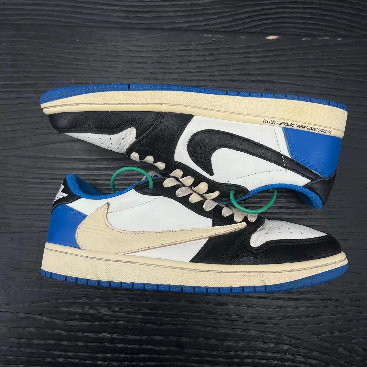 Travis Scott Travis Scott x Air Jordan 1 Low 'Lightning Barb' Size US 7 / EU 40 - 3 Thumbnail