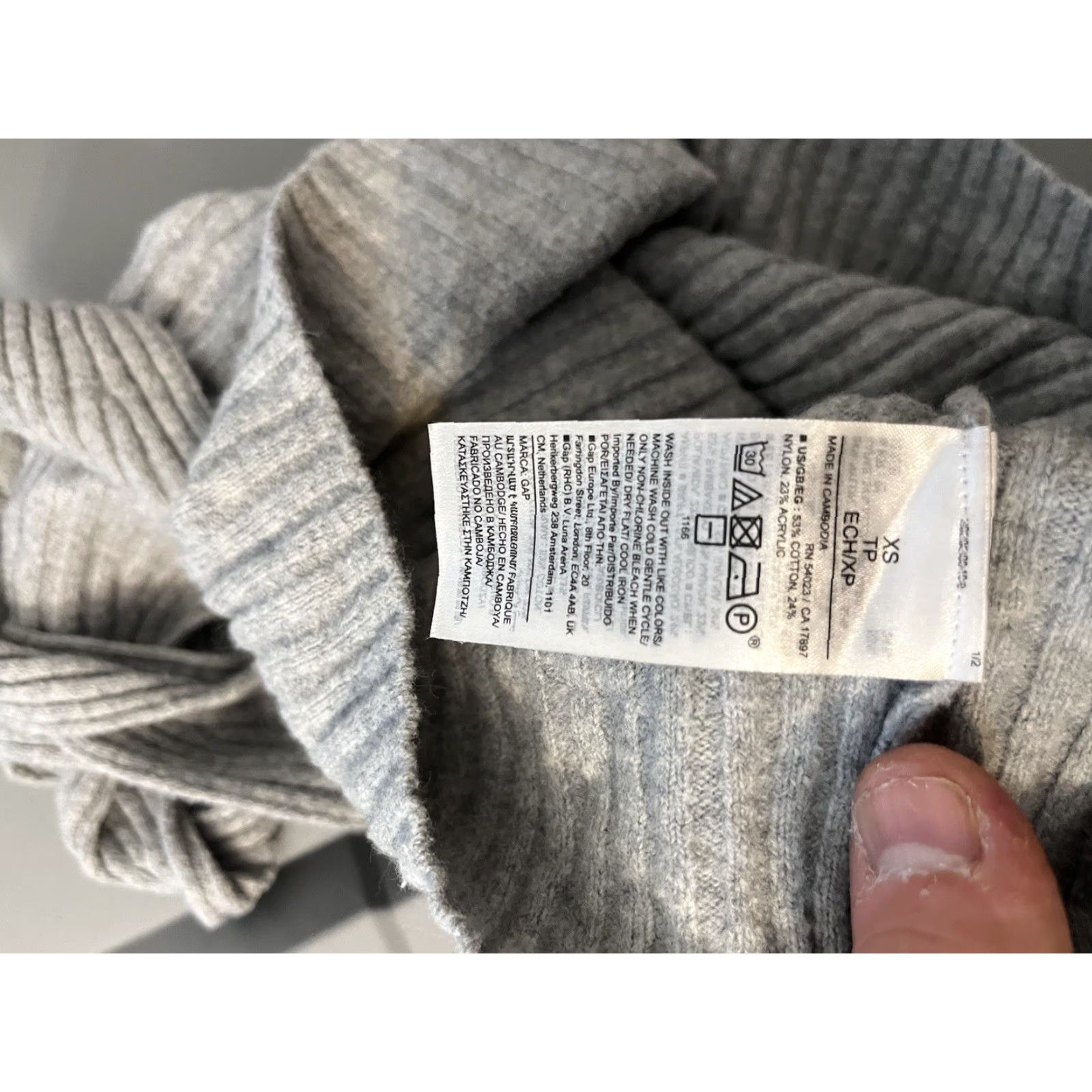Gap VINTAGE Gap Tank Top Women's Gray V-Neck Knit Pullover XS 100% Cotton Casual Sleeveless 90s Womens Size XS / US 0-2 / IT 36-38 - 6 Thumbnail