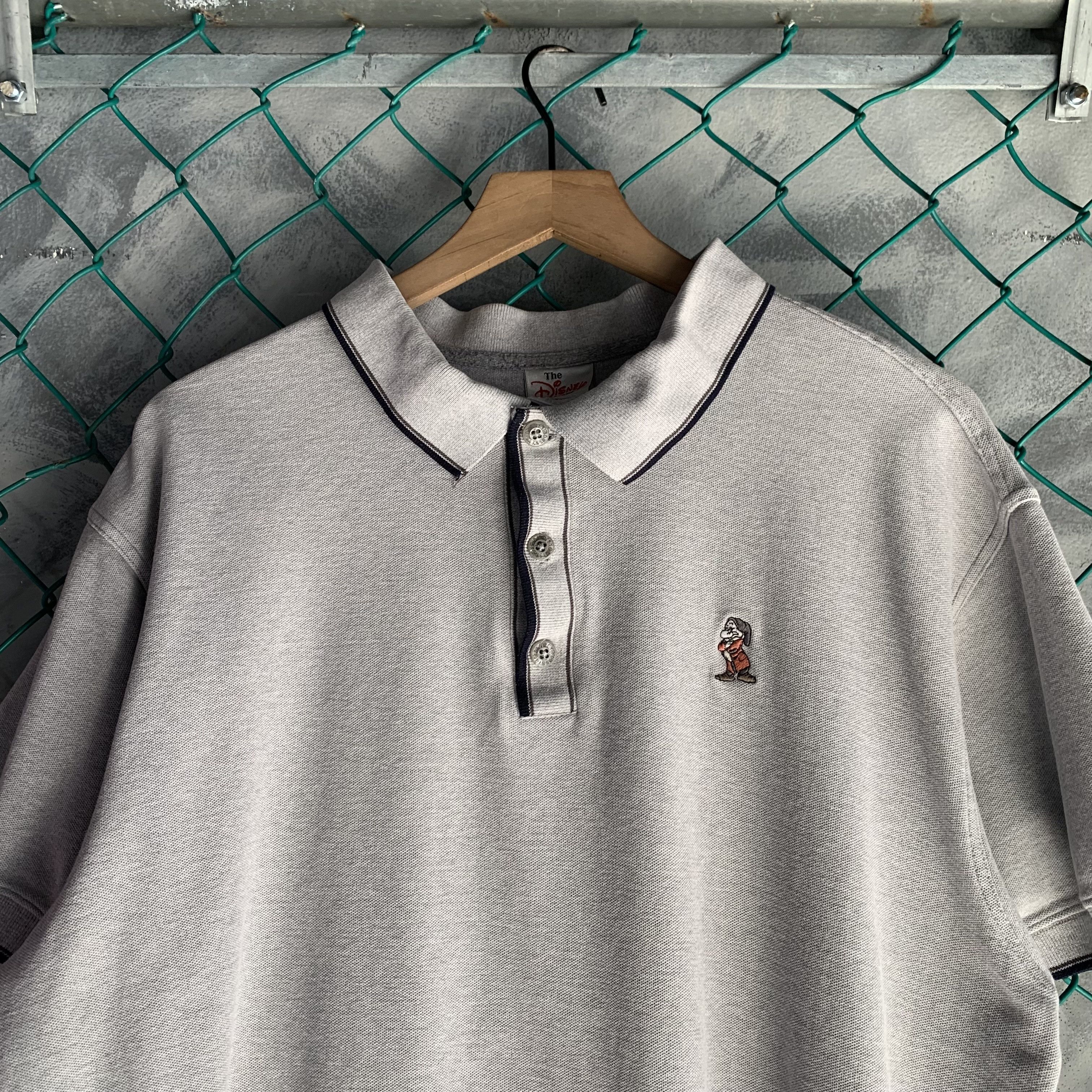 Disney Disney Polo Mens Shirt XL Gray Snow White Elf Size US XL / EU 56 / 4 - 2 Thumbnail