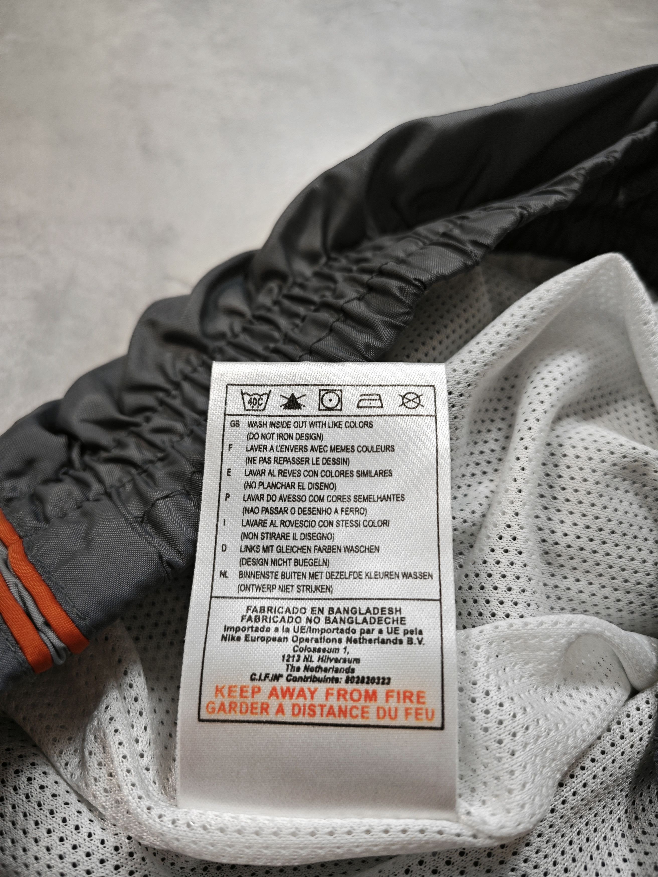 Nike Nike Vintage Track Pants Size US 33 - 10 Thumbnail