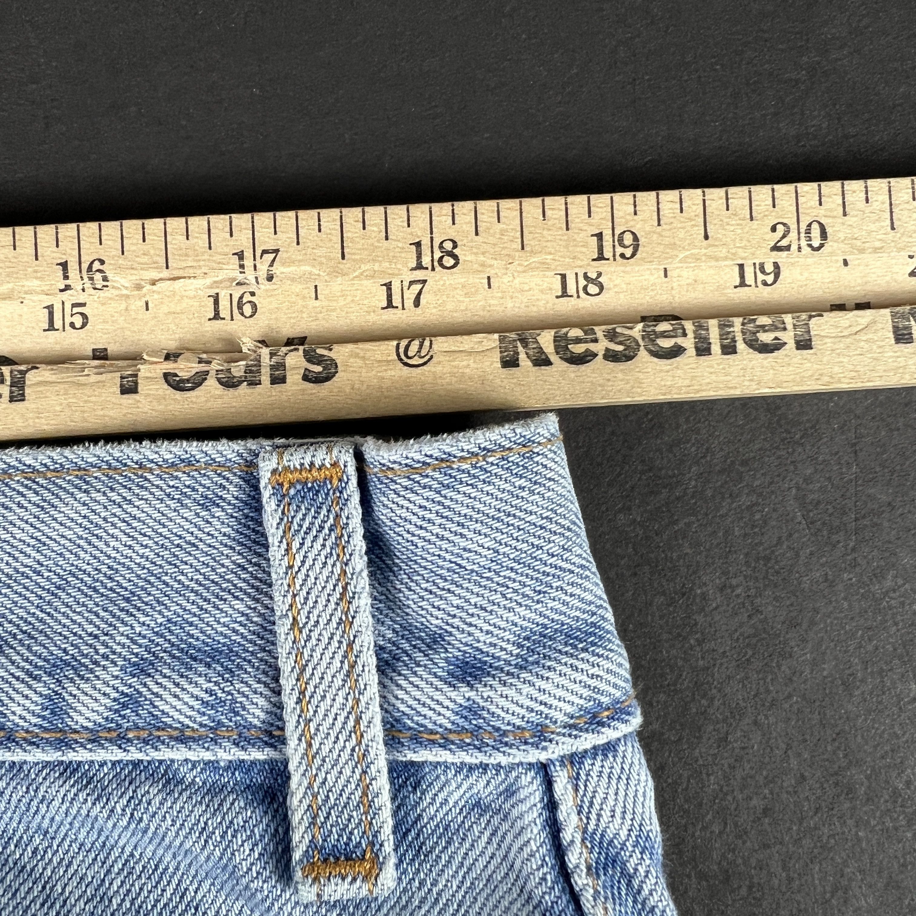 Levi's × Vintage VTG 90s Levi's Jeans 550 Relaxed Light Blue Faded Denim Size US 37 - 22 Thumbnail