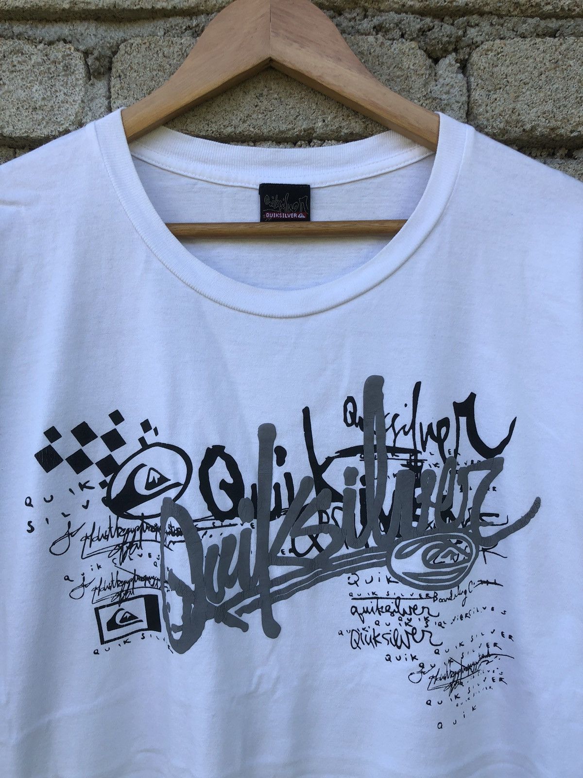 Quiksilver Vintage Y2K Quiksilver All Logo Surfing Tshirt Size US L / EU 52-54 / 3 - 4 Thumbnail