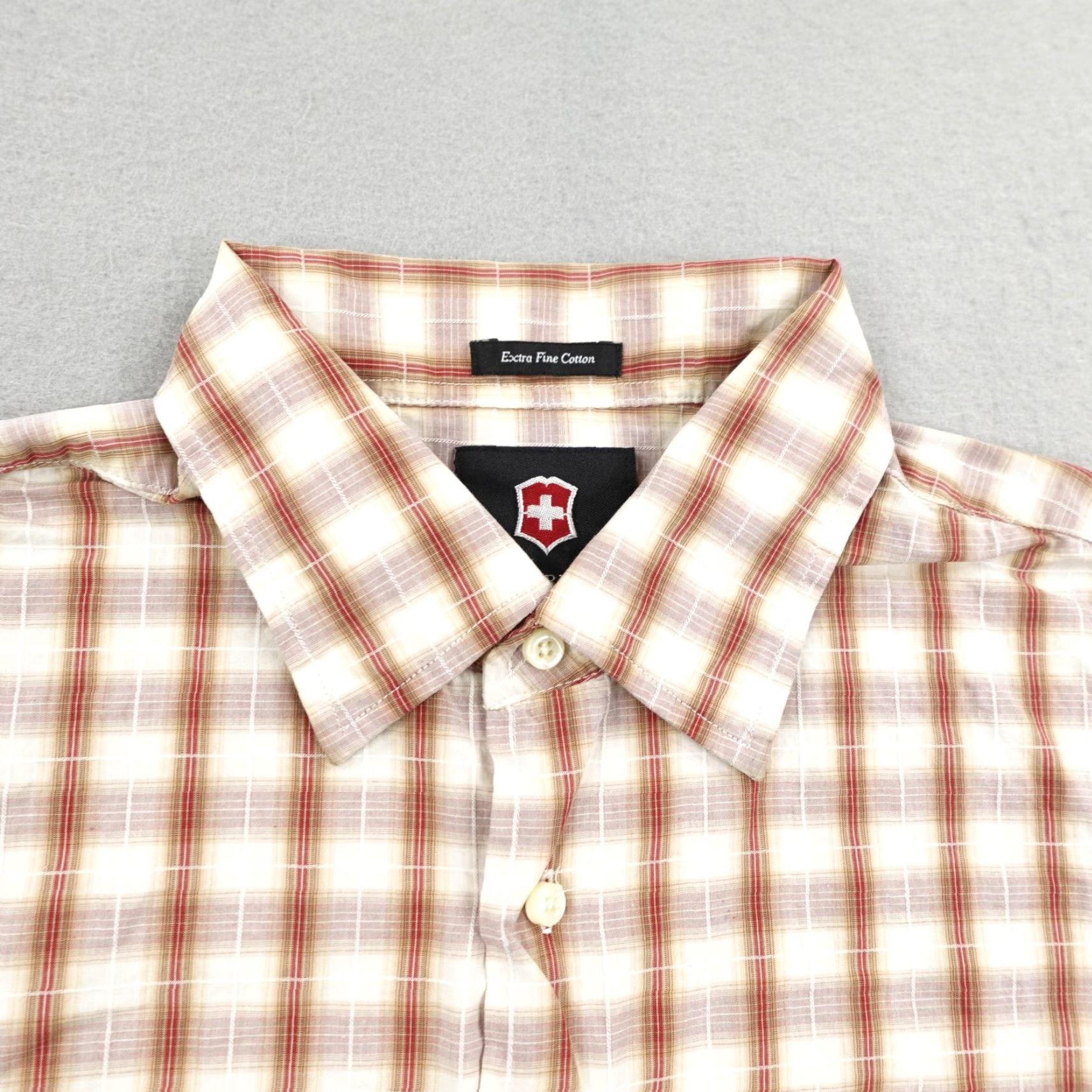 Victorinox VINTAGE Victorinox Shirt Mens Large Beige Red Plaid Button-Up Outdoor Camp Size US L / EU 52-54 / 3 - 2 Thumbnail