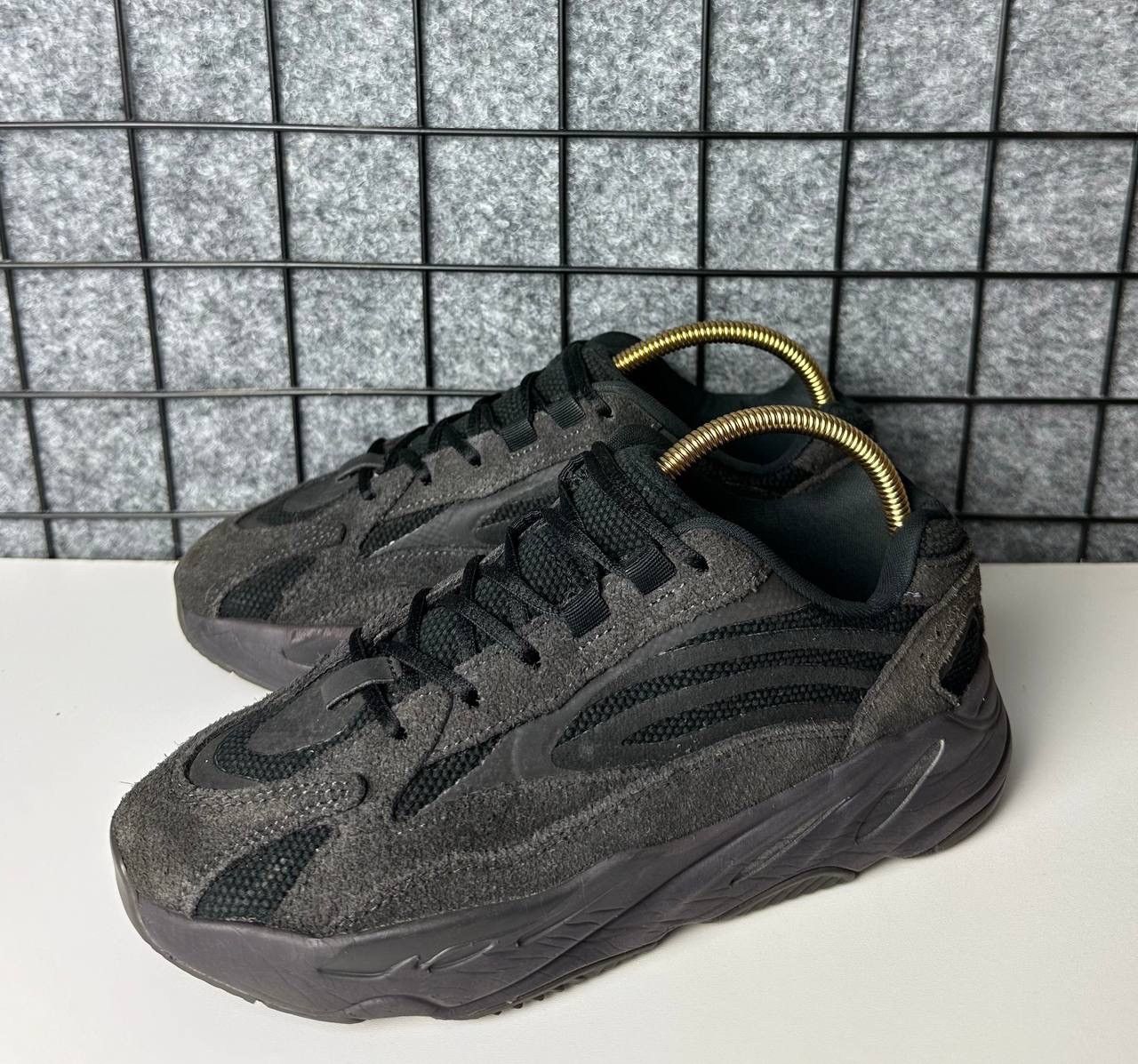 Adidas × Kanye West Adidas Yezzy Boost 700 V2 Vanta size us 3 Size US 5 / IT 35 - 1 Thumbnail