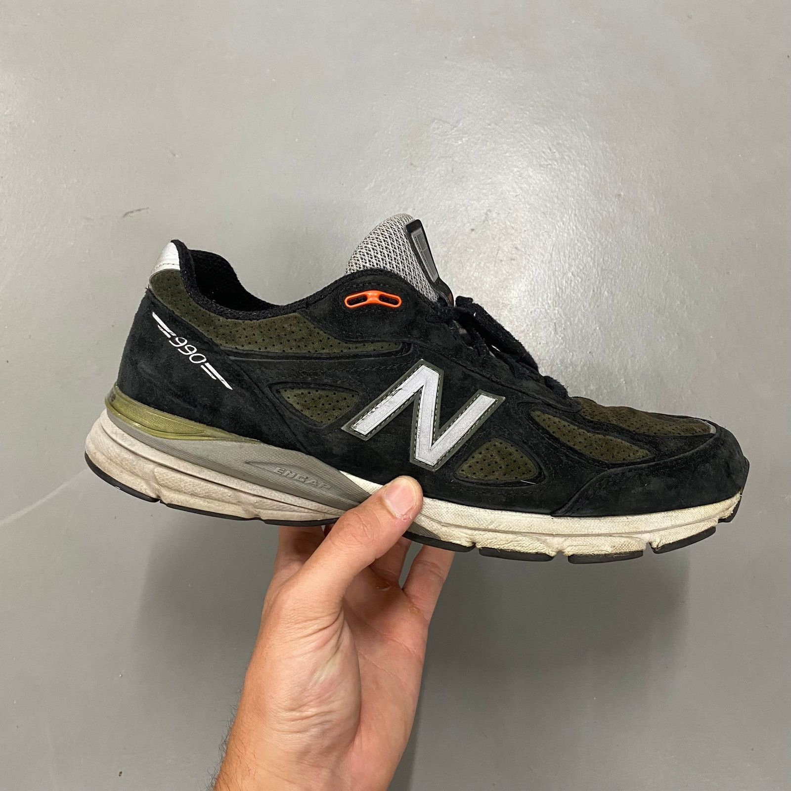 New balance 990v4 all black best sale