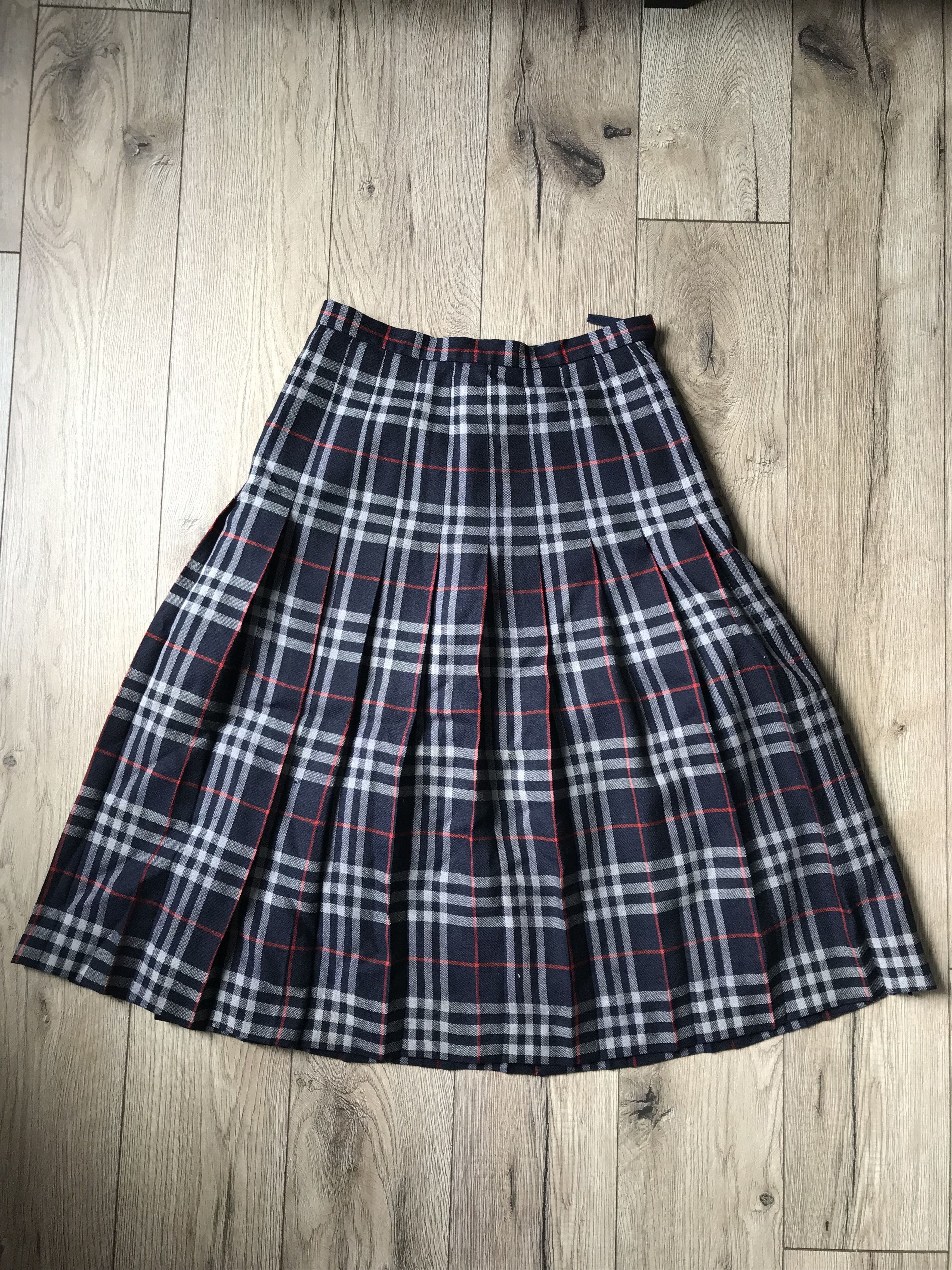 Burberry Beautiful Burberry wool skirt British style vintage Size 27" / US 4 / IT 40 - 5 Thumbnail