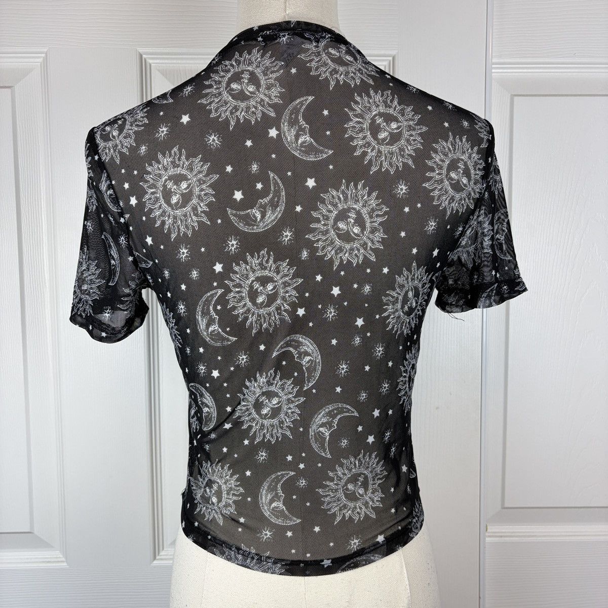 Other Full tilt black sun and moon sheer crop top Size S / US 4 / IT 40 - 2 Thumbnail