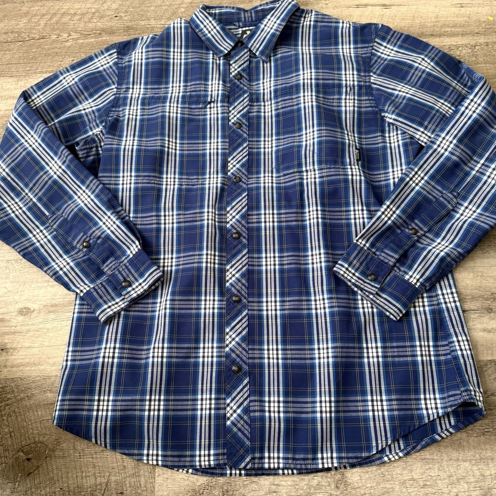 Eddie Bauer Eddie Bauer First Ascent Shirt Mens Large Blue Plaid Zip Pocket Snap Front Button Up, Hemmed for Travel & Outdoor Activewear, Wool/Poly Blend? Size US L / EU 52-54 / 3 - 7 Thumbnail