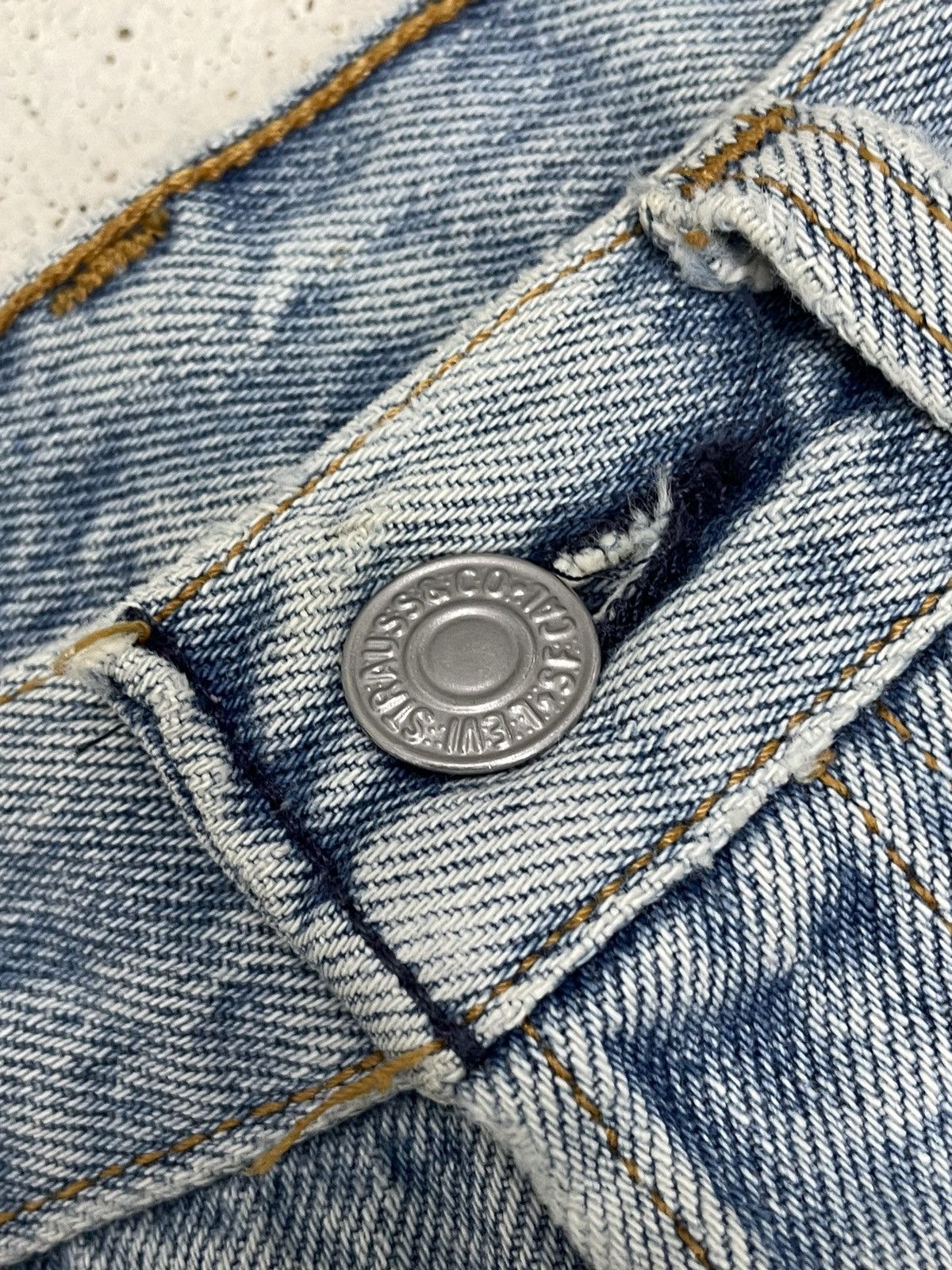 Levi's Vintage Levi’s 501 Light Wash Buttonfly Distressed USA Made Size US 27 - 21 Thumbnail