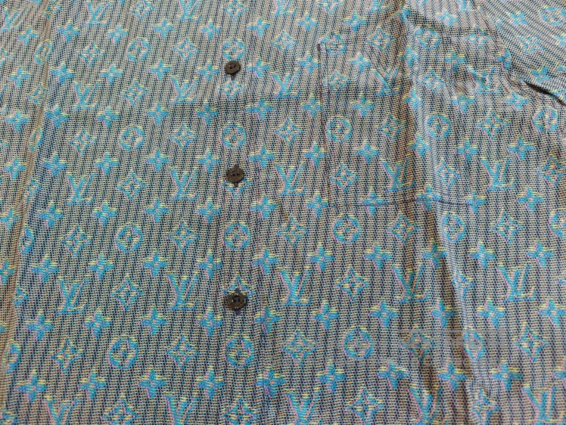 Louis Vuitton Louis Vuitton Women's Monogram Silk Shirt. Size XS / US 0-2 / IT 36-38 - 6 Thumbnail
