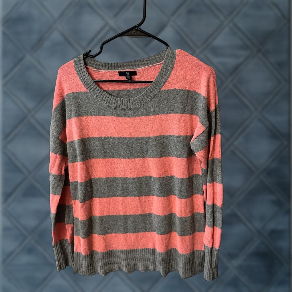 Gap VINTAGE Gap T-Shirt Women Solid Round Neck Long Sleeve Size M Pink Gray Striped 90s Womens Size M / US 6-8 / IT 42-44 - 1 Thumbnail