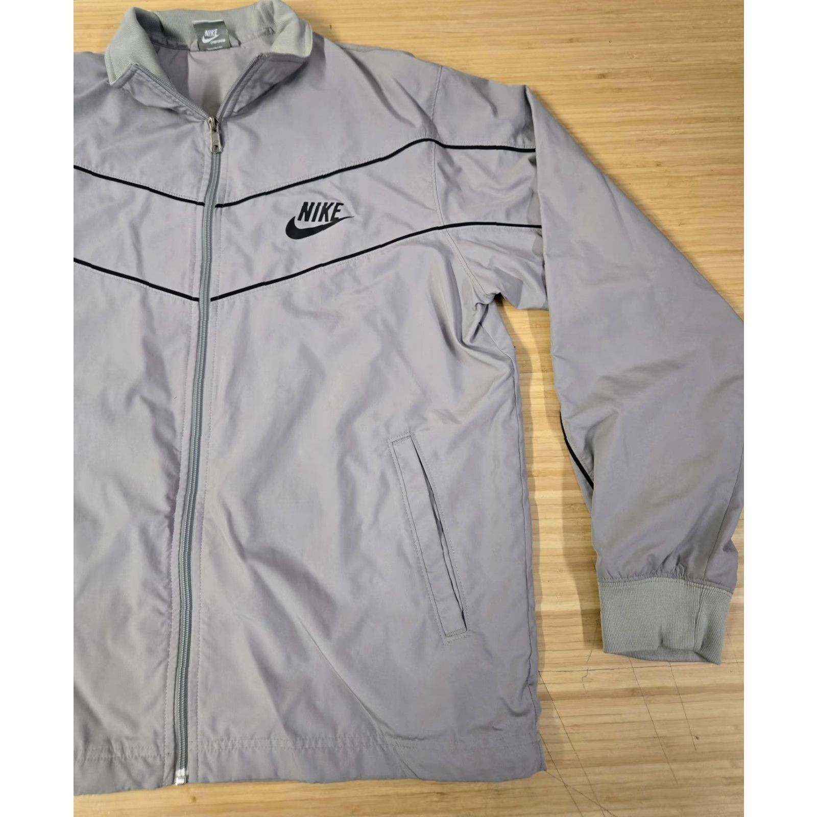 Nike Nike Jacket Mens Large Gray Black Full Zip Windbreaker Sportswear Thailand Size US L / EU 52-54 / 3 - 2 Thumbnail