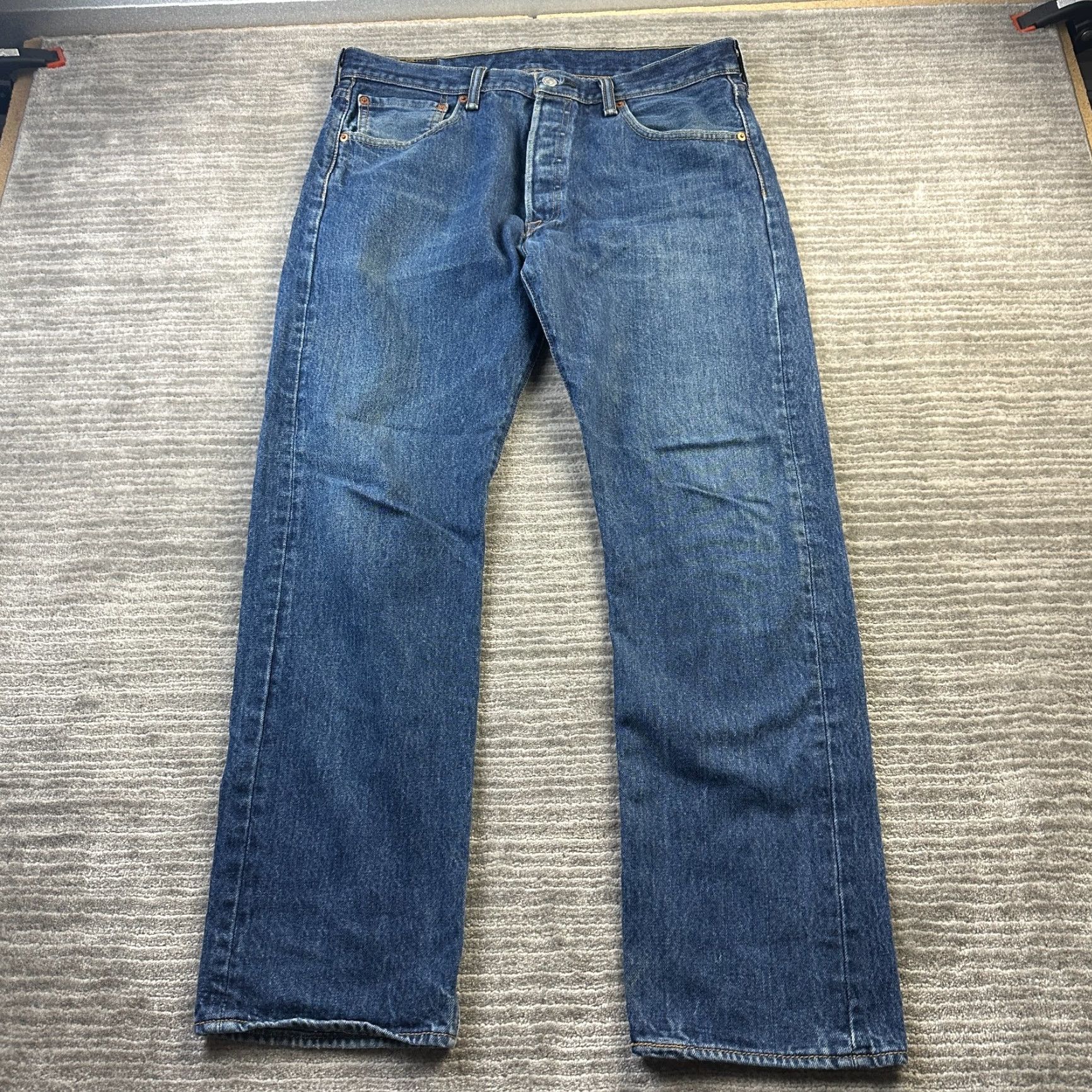 Levi's VINTAGE Levis 501 Jeans Mens 34x30 Blue Denim Pants Button Fly - Levi's 501 Series Straight Waist 34 Regular Size 34 Men Blue Denim Jeans 90s Theme Size US 34 / EU 50 - 2 Thumbnail
