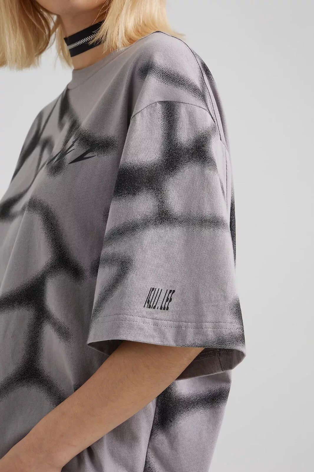 Lee Unisex Lee x ROARINGWILD Oversized Tee in Silver Filigree Size US L / EU 52-54 / 3 - 5 Thumbnail