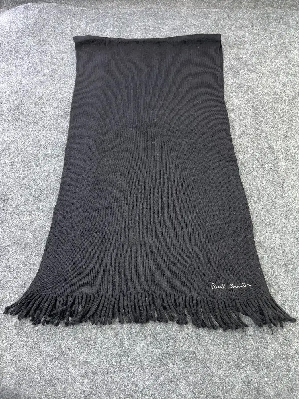 Paul Smith Scarf / Muffler / Neckwear T654