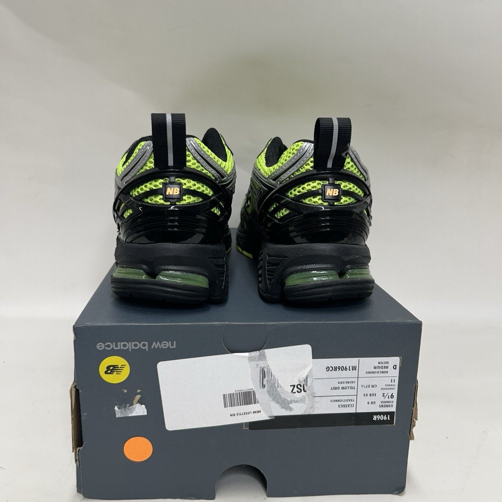 New Balance New Balance 1906R “Volt Black Silver” M1906RCG Size US 9.5 / EU 42-43 - 4 Thumbnail