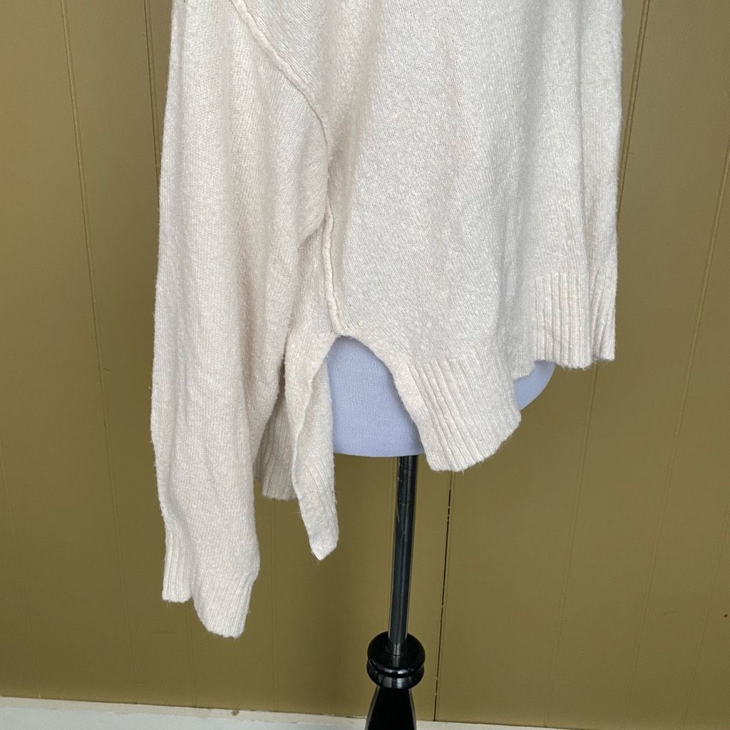 American Eagle Outfitters American Eagle women S scoopneck Longsleeve white sweater w/ Size S / US 4 / IT 40 - 4 Thumbnail