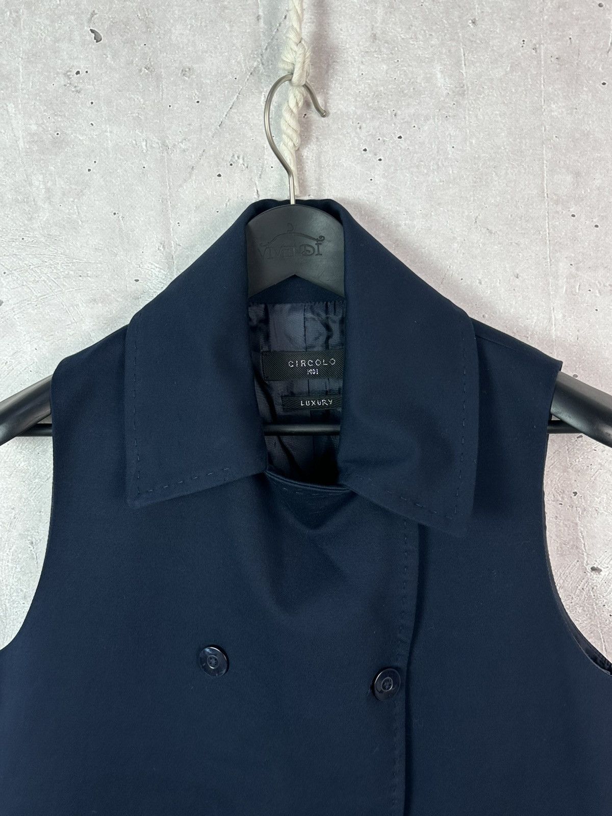 Circolo 1901 Circolo 1901 Luxury Navy Cotton Sleeveless Blazer-Jacket Size M / US 6-8 / IT 42-44 - 5 Thumbnail