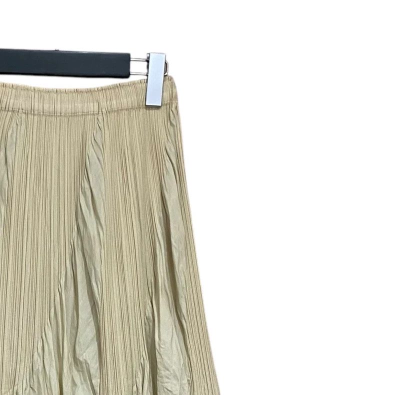 Issey Miyake Issey Miyake Beige pleated skirt Size 42" / US 20 - 3 Thumbnail