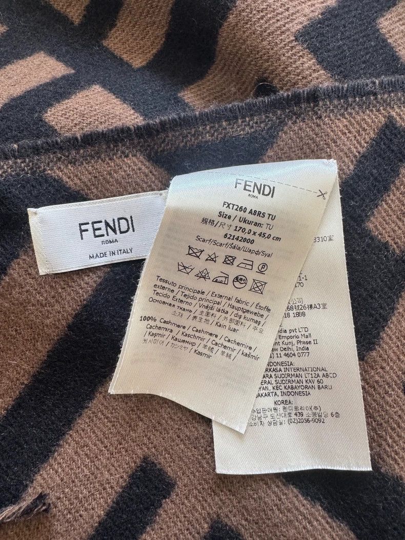 Fendi FENDI Classic cashmere scarf Size ONE SIZE - 2 Thumbnail