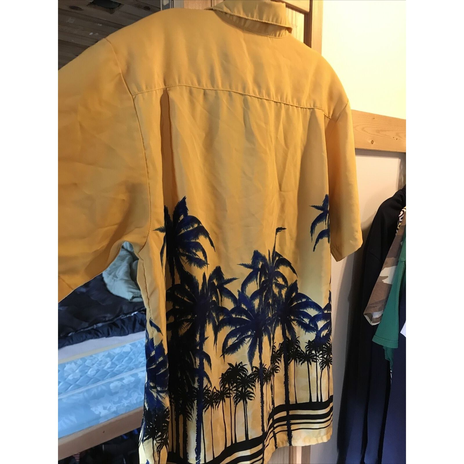 Other Extreme Gear Men's M Yellow Palm SS Polyester Hawaiian Shirt Size US M / EU 48-50 / 2 - 11 Thumbnail